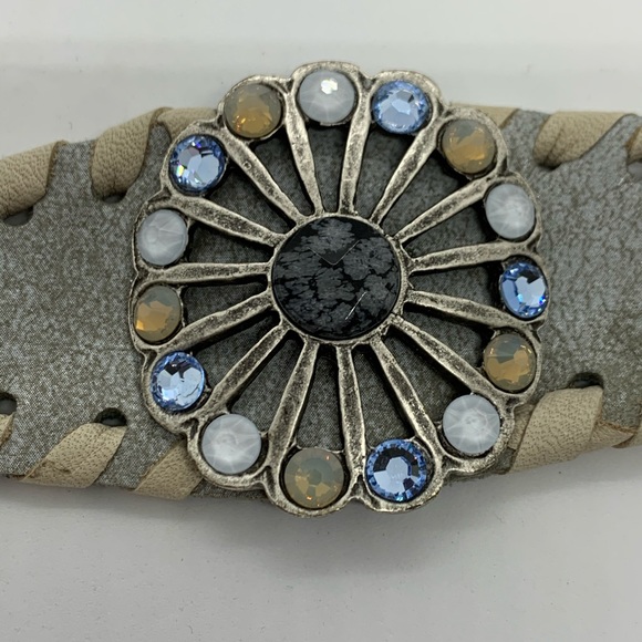 New LeatheRock Leather Rhinestone Flower Bracelet - Picture 1 of 7
